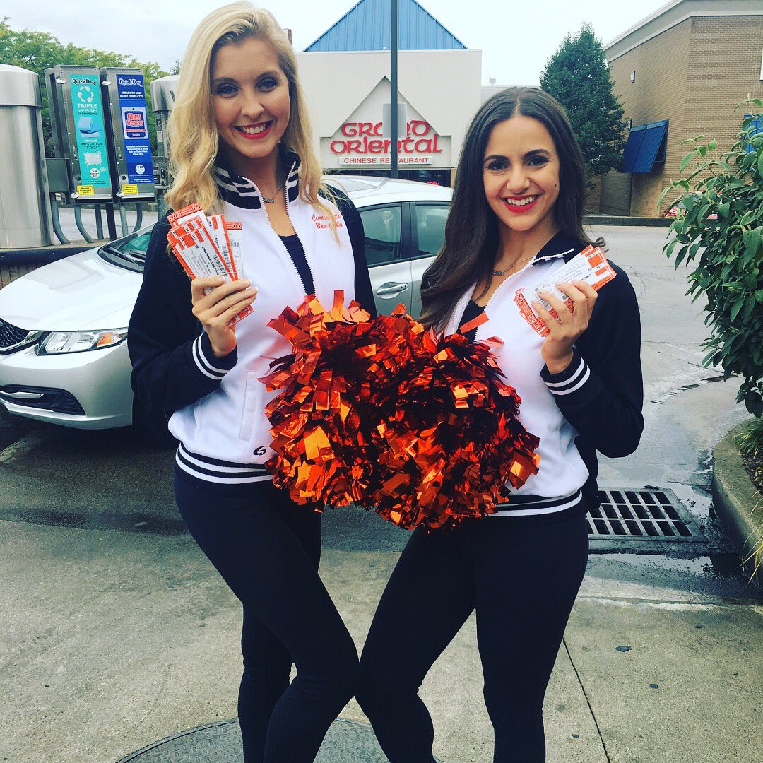 MikesCarwash's tweet photo. Happy Game Day! Good luck tonight @Bengals and thank you for surprising our customers yesterday! #RandomActsofKickOff https://t.co/YYfWv8jnYW
