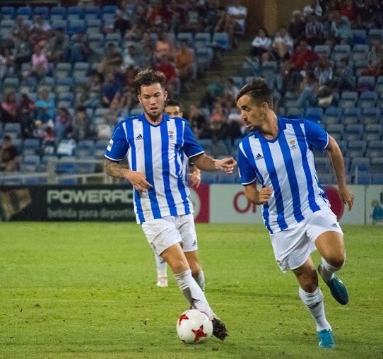 ccalvo19's tweet image. Muy Orgulloso de poder vestir esta camiseta y de poder defender este escudo...