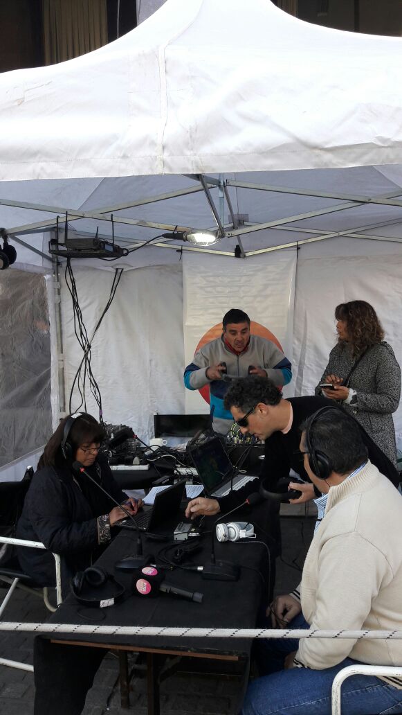 RadioSaltaAM840's tweet photo. #MilagroParaElMundo por #RadioSalta hasta las 11 #SinFiltro desde la plaza 9 de julio con @Maxirodriguez76 y equipo Opera @andreslisardo https://t.co/xqW7gWhR6j