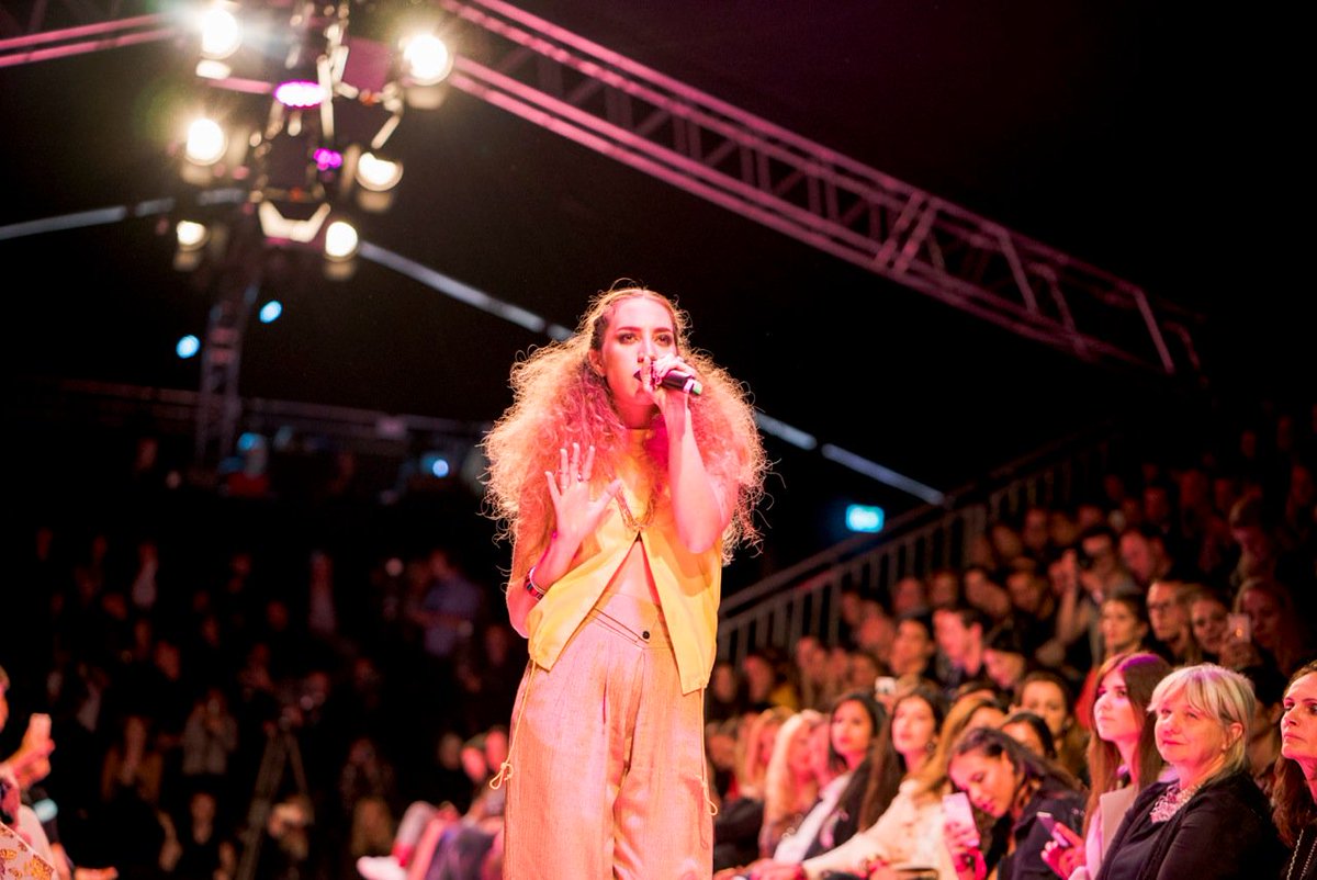 This week at <a href="/mqviennafw/">MQViennaFashionWeek</a> With @LOOKMagazinWien #playingsavage singing #thisislove
