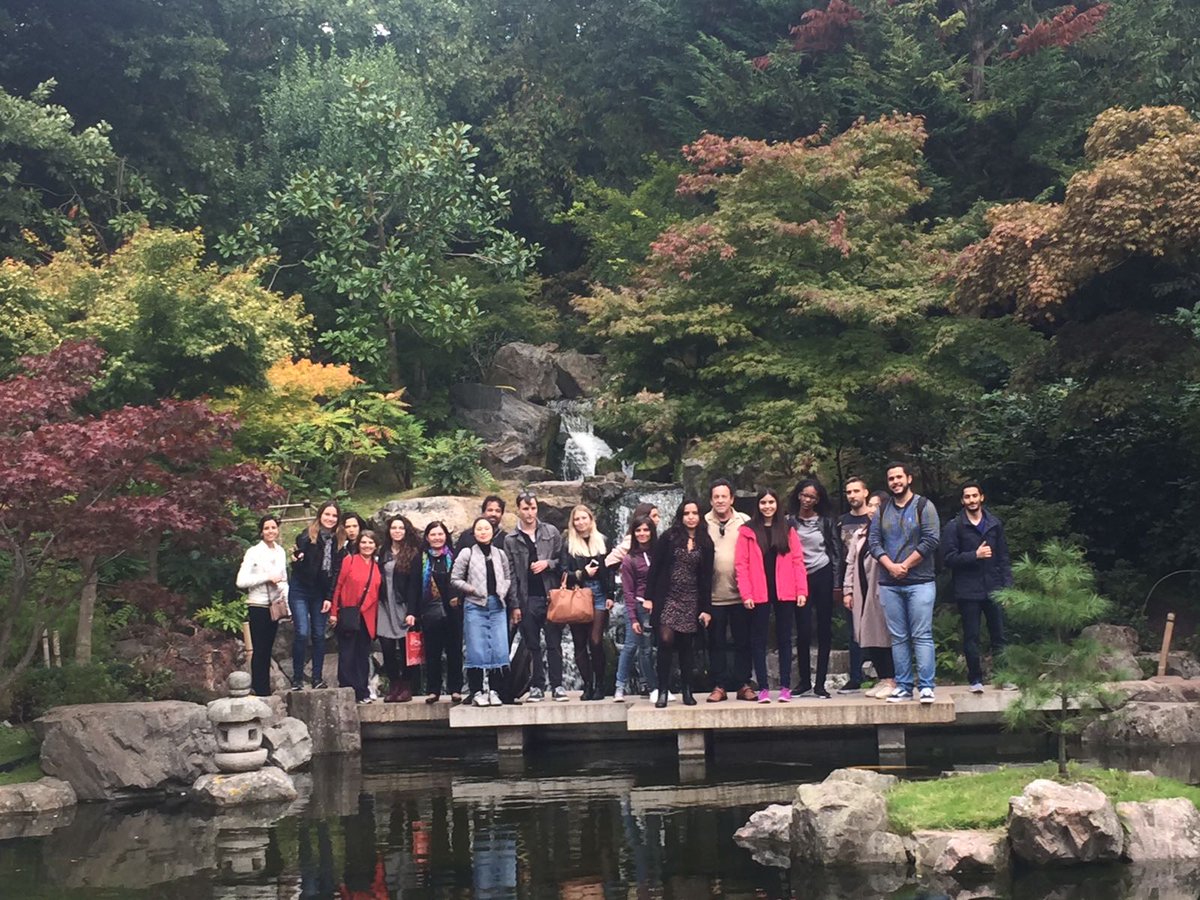 Delfinschool's tweet photo. This week our London Delfiners have been on a walking tour of #London. This picture was taken in #HollandPark! #delfinlife #delfiners https://t.co/BFufrxd3IO