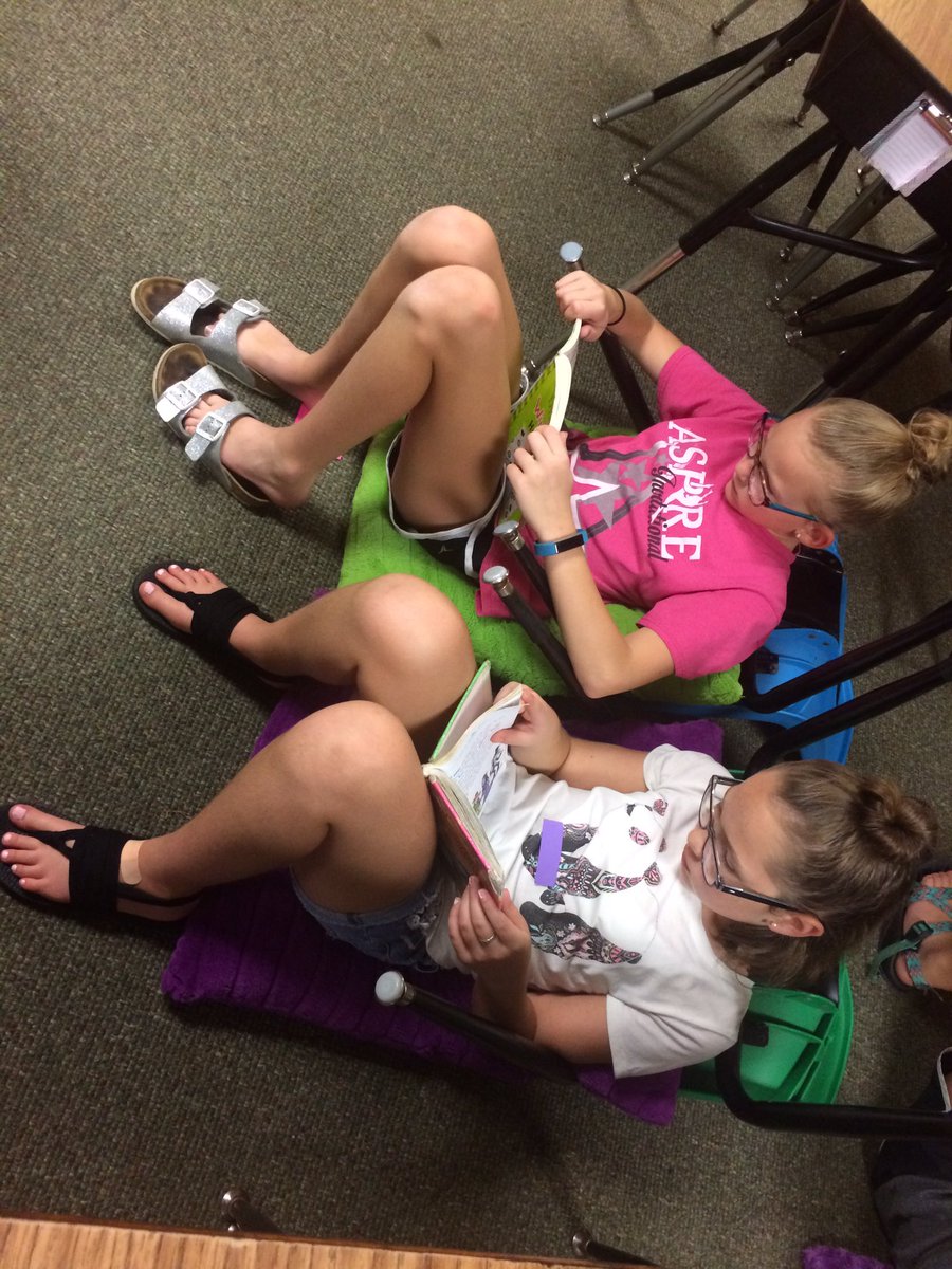 Alma_MissTate's tweet photo. Read to self time is our favorite part of the day! #KidsAreReading https://t.co/qEdNeMf37k