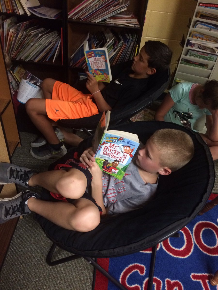 Alma_MissTate's tweet photo. Read to self time is our favorite part of the day! #KidsAreReading https://t.co/qEdNeMf37k