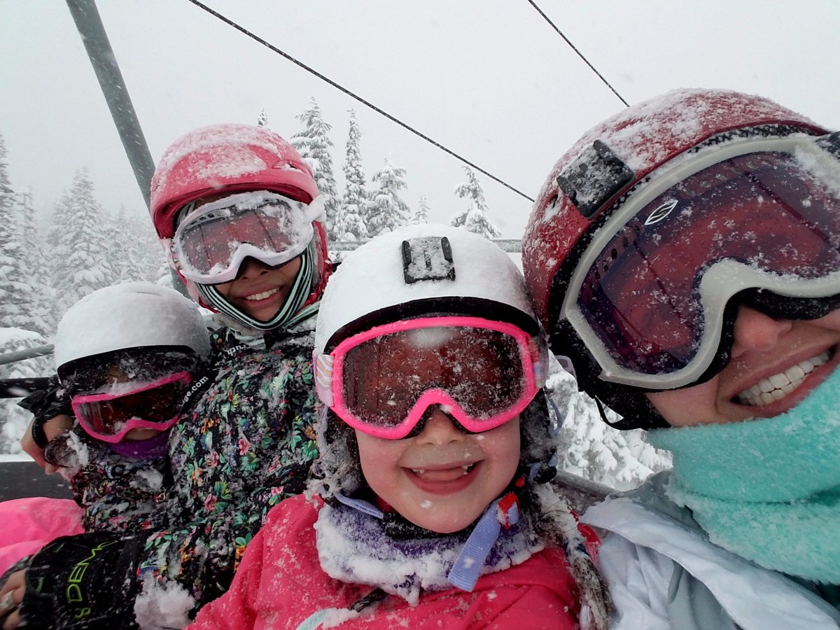 CascadeWild's tweet image. Soon... so soon... #snowboarding #TBT #Winteriscoming