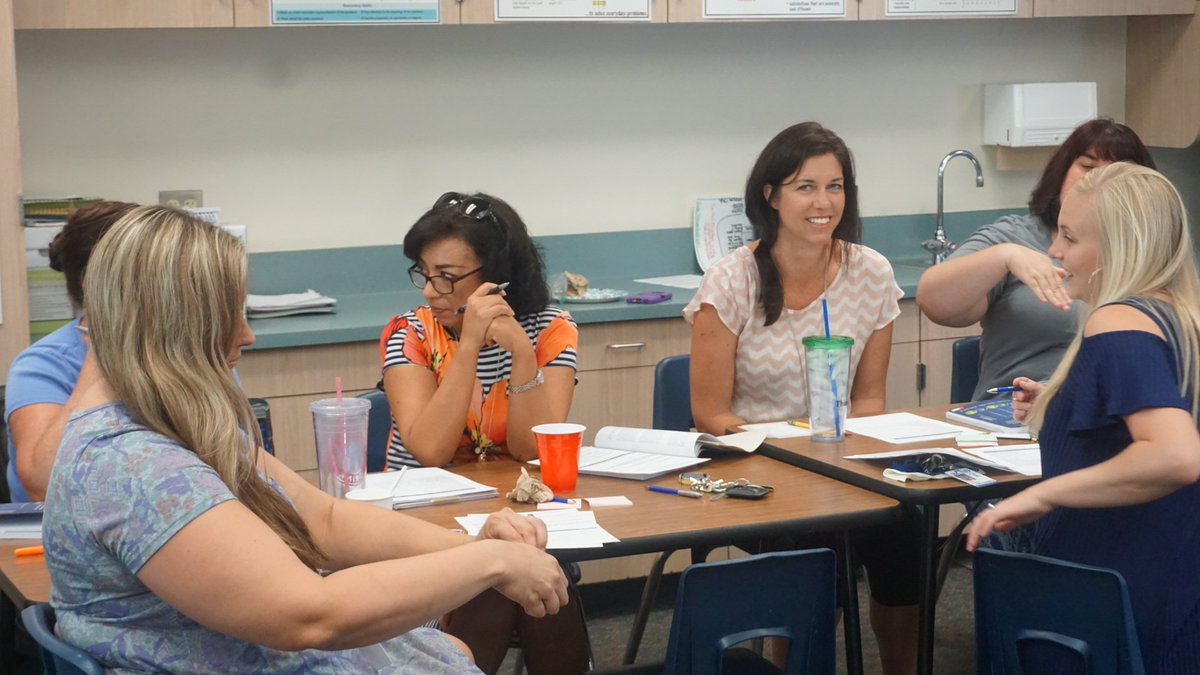 kararand's tweet photo. @DowntownDragons Downtown teacher deepening their learning with Thinking Maps and Visible Learning. #TeamDowntown #TeamBCSD #Downtowndragons https://t.co/32BD81O68m