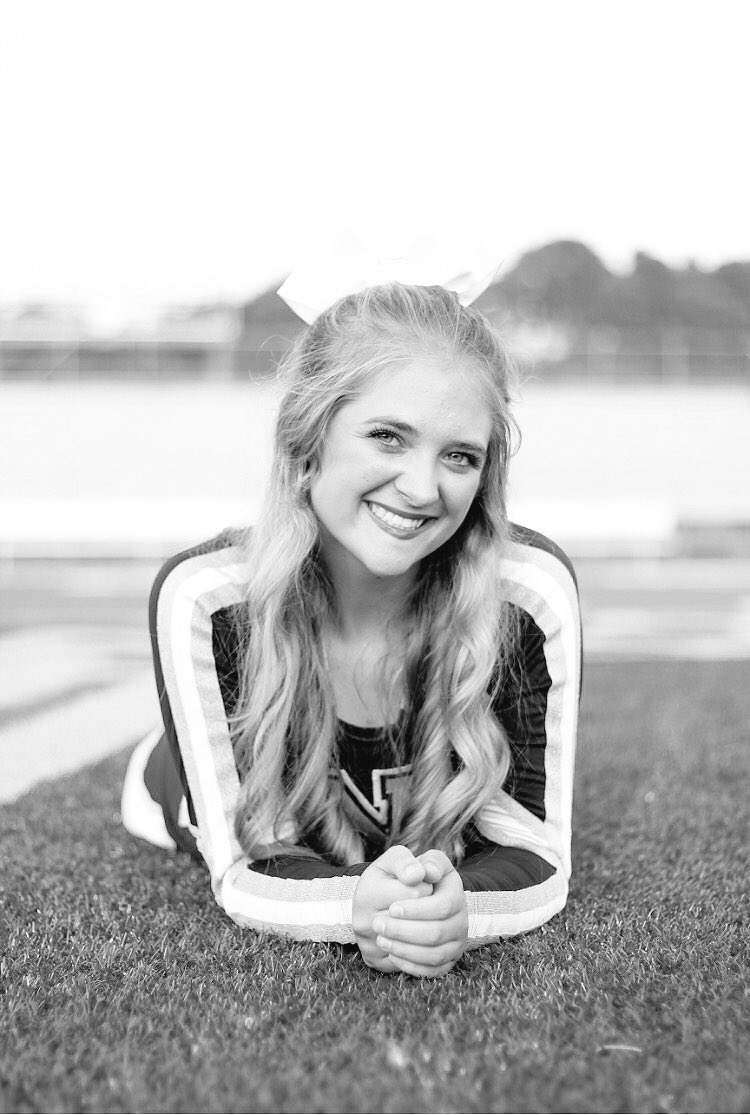 pope_halle's tweet photo. Been about the Eagles since day one💙💛 Vote me for Hoco queen!!!! https://t.co/1GONZzt0Qs