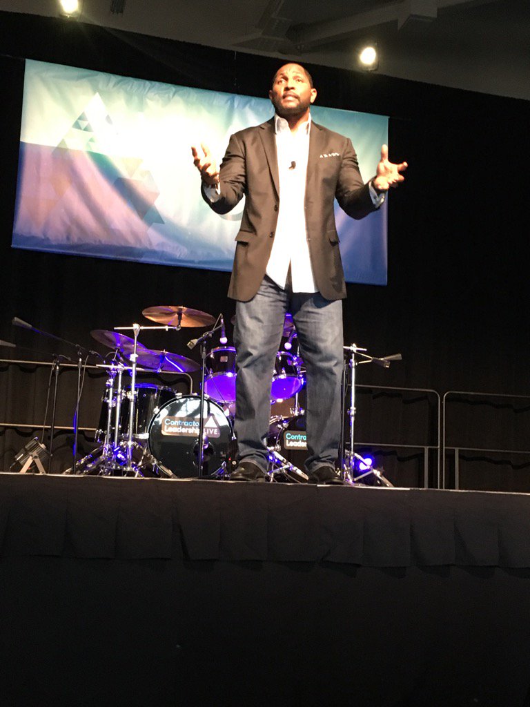 Contractor LIVE tweet media