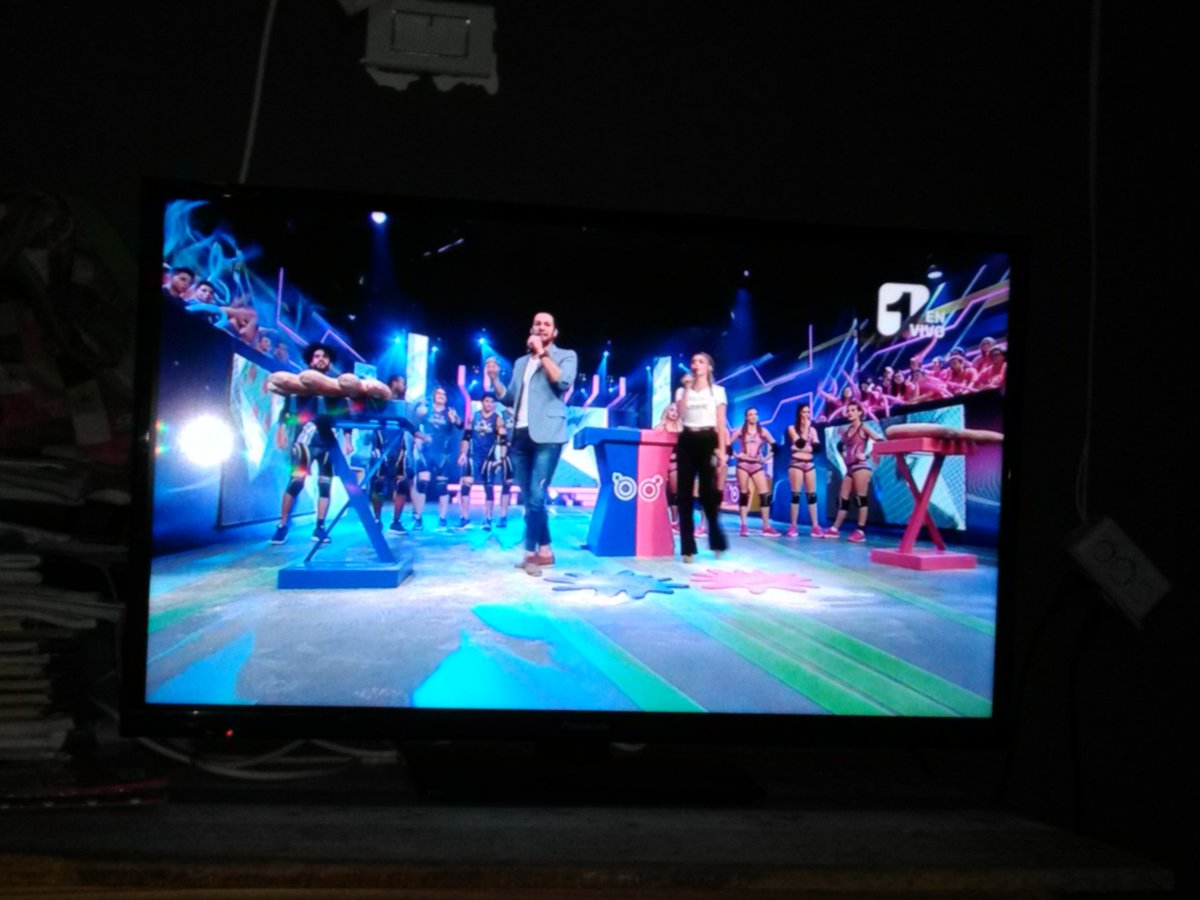 SolVale02's tweet image. #viendoguerreros esperando para ver guerreros. Desde cartagena nos gusta mucho el programa y lo vemos todos los días en familia.