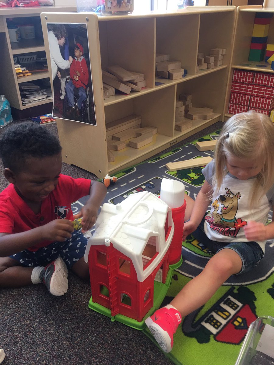 PreK buddies #DRESPride