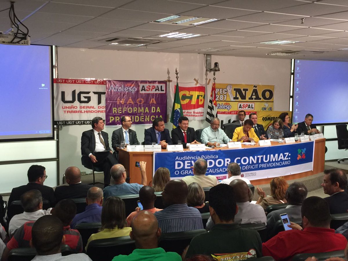 AJUFE_oficial's tweet photo. "Na Justiça Federal tramitam mais de 1 trilhão de reais em débitos da Previdência Social", explica Roberto Veloso, presidente da Ajufe. https://t.co/Dt6Mk1TnbJ