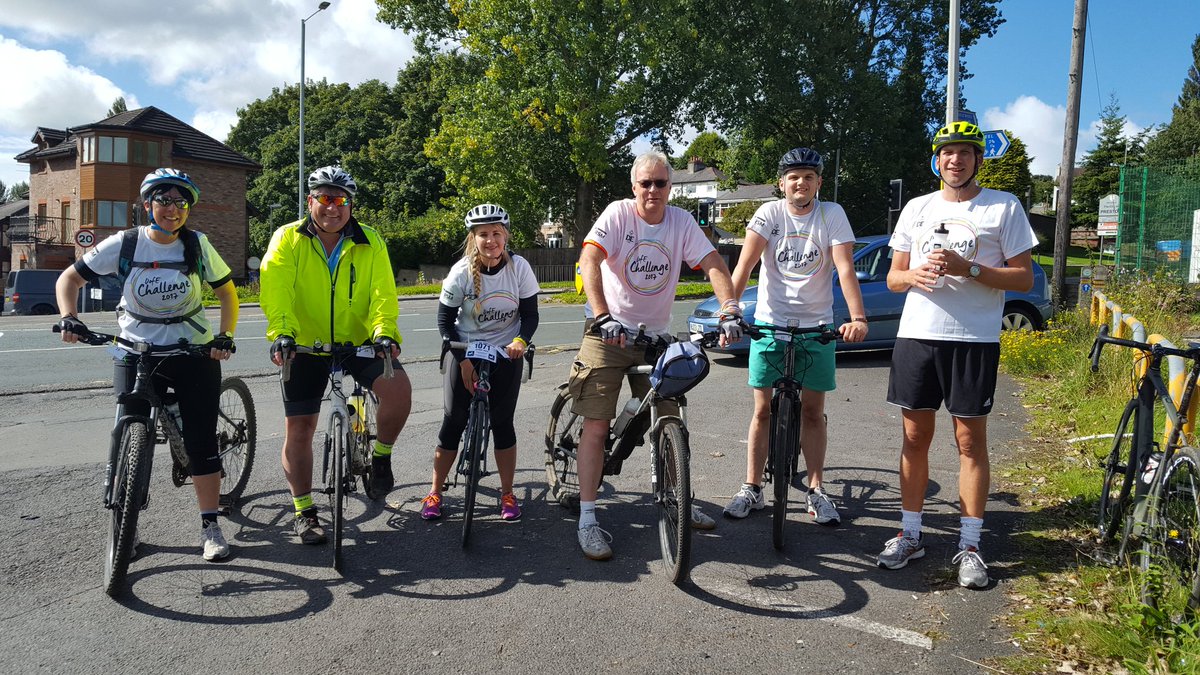 VickyBailesRSM's tweet photo. 38 riders through check point 1 of the @RSMUK Preston Guild Wheel Cycle #RSMforDofE https://t.co/h4uXpbh5KZ