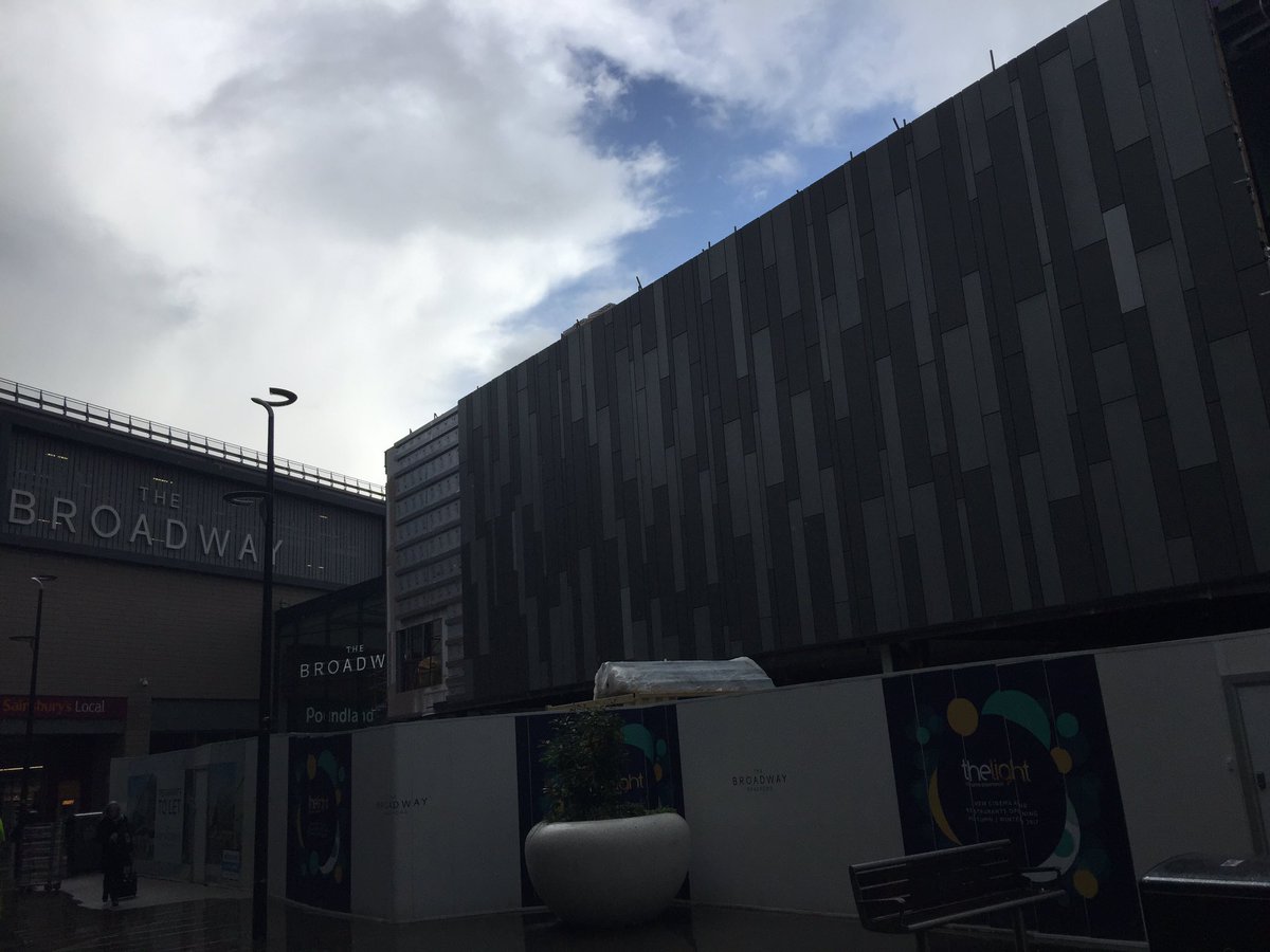 Central_Retail's tweet photo. There's a new 7 screen Light Cinema plus 5 restaurants coming to @TheBroadwayBrad in 2018 - exciting times for #Bradford https://t.co/wS9Y3JCzyS