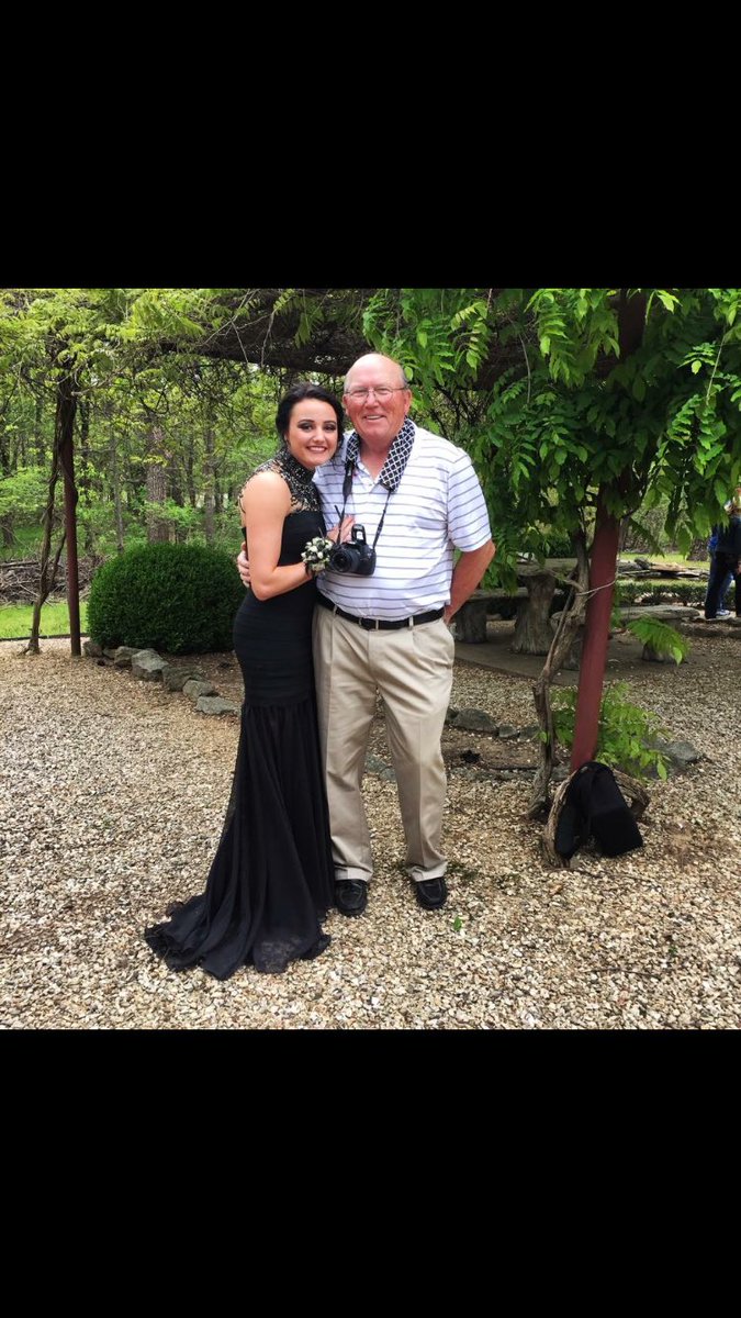 Payden14's tweet photo. For 19 years you were my best friend, biggest supporter and my number one fan. I love you so much. I'll see you again! ❤️🙌🏼 https://t.co/B8IukkSJdN