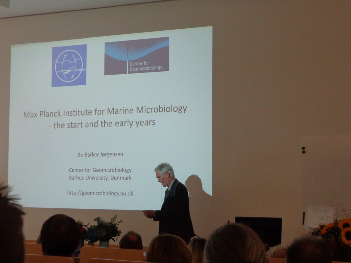 BiogeoMPIBremen's tweet photo. BB Jørgensen, founding director of #MPIBremen, giving a talk on the #25yearsMPIBremen symposium.
#marinescience #UniAarhus https://t.co/6jn22Z9VLT