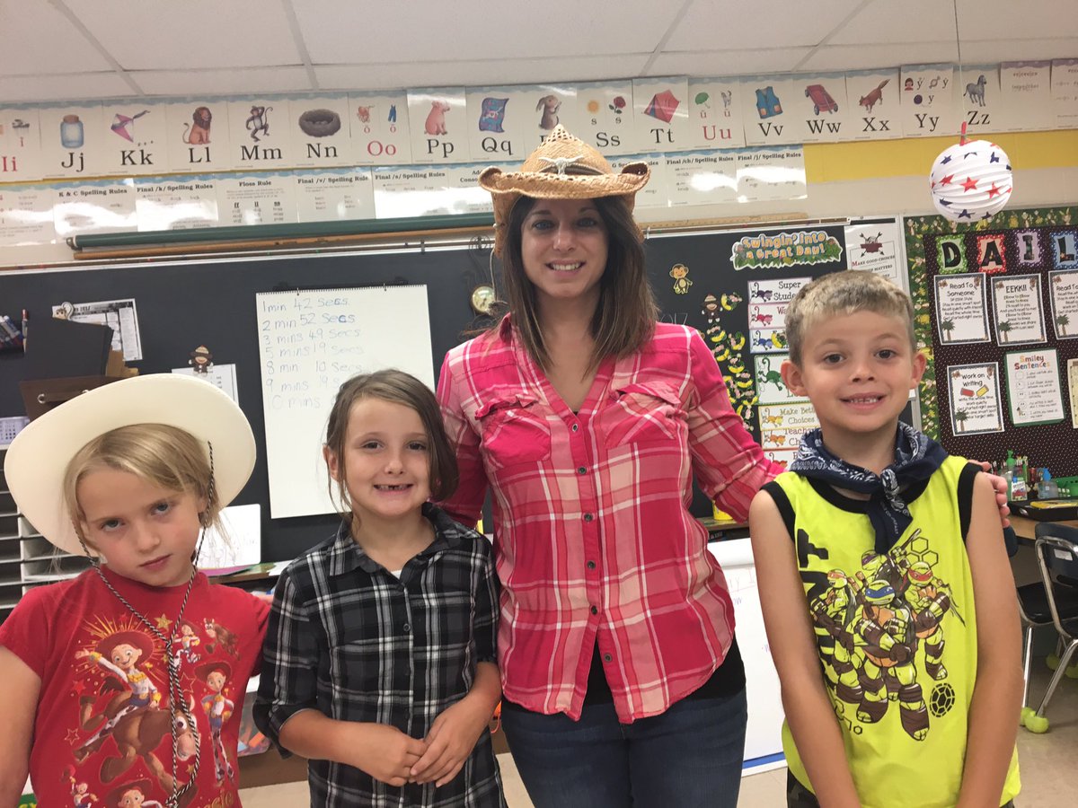 LindsayBraswell's tweet photo. Howdy from the Monkeys on Western Day! Giddy up to the MAC tonight for Grandparent's Dinner and Family Night at Book Fair! #c6learns 🐒📚 https://t.co/sp0w91hmQi