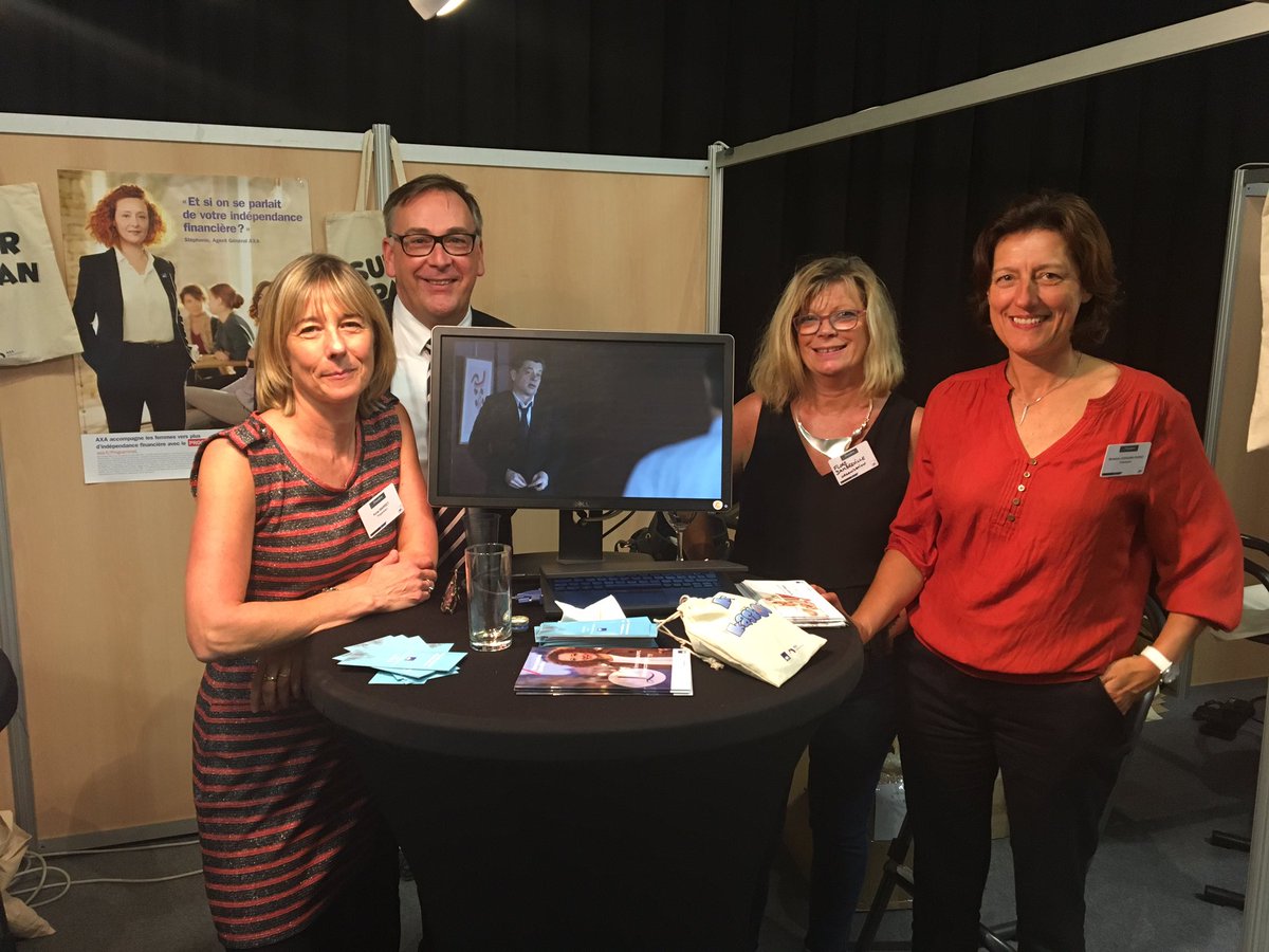 Belle affluence au stand Programme L 👏👍👱🏽‍♀️👧🏽👩🏻‍⚕️👩‍💼a la convention collaborateurs de Caen ! Merci l'équipe Ouest ! Super Papa Super Maman