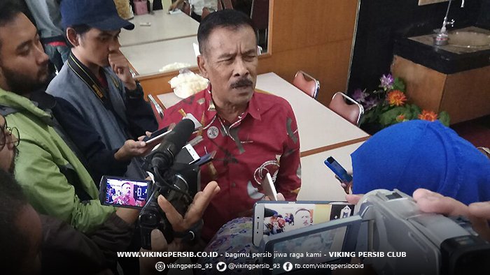 Video Wa Haji Dukung Udunan #KoinUntukPSSI Wa Haji Says : Saya Siap Udunan Juga vikingpersib.co.id/berita/2891/in…