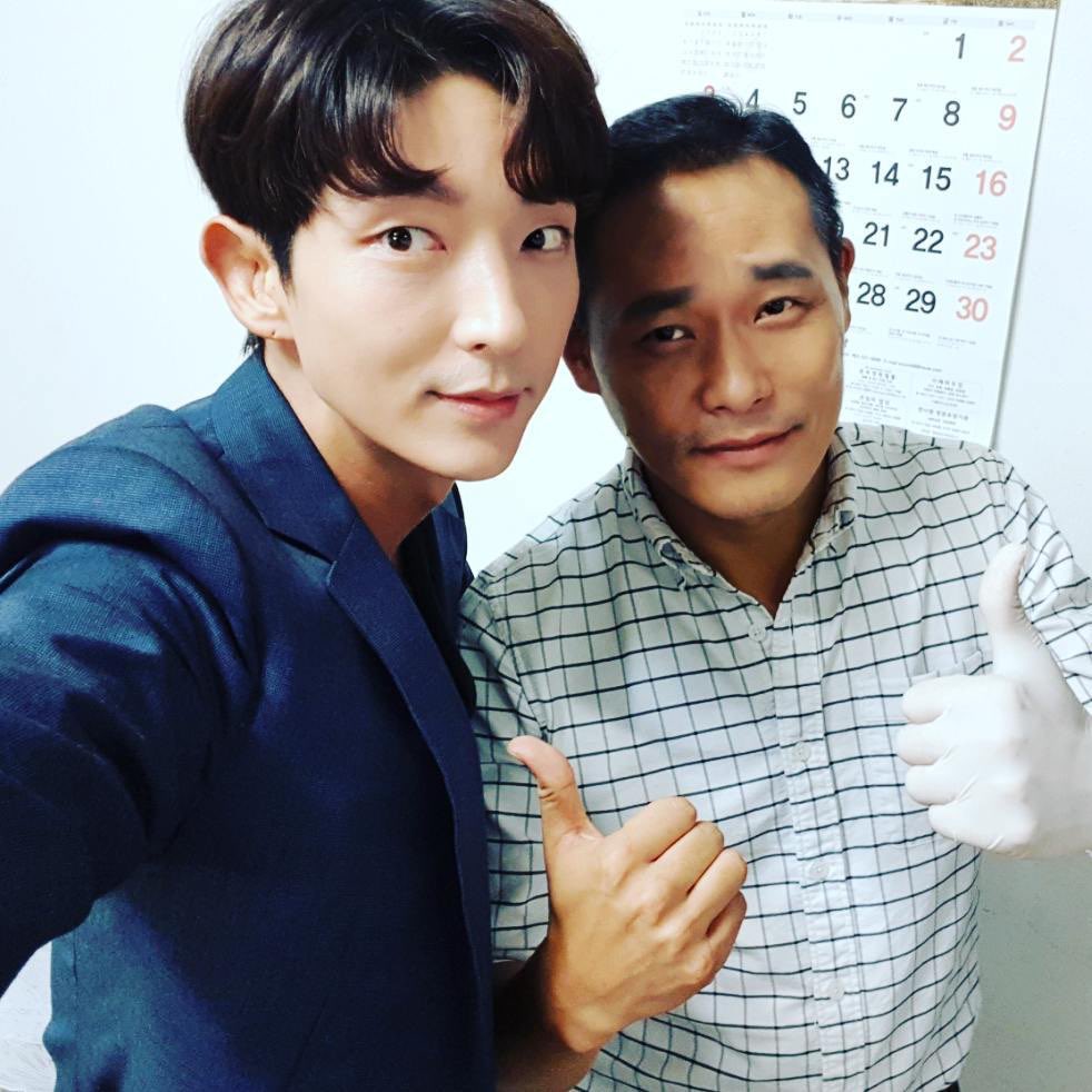 DJsM7QaU8AAfHE4.jpg:large