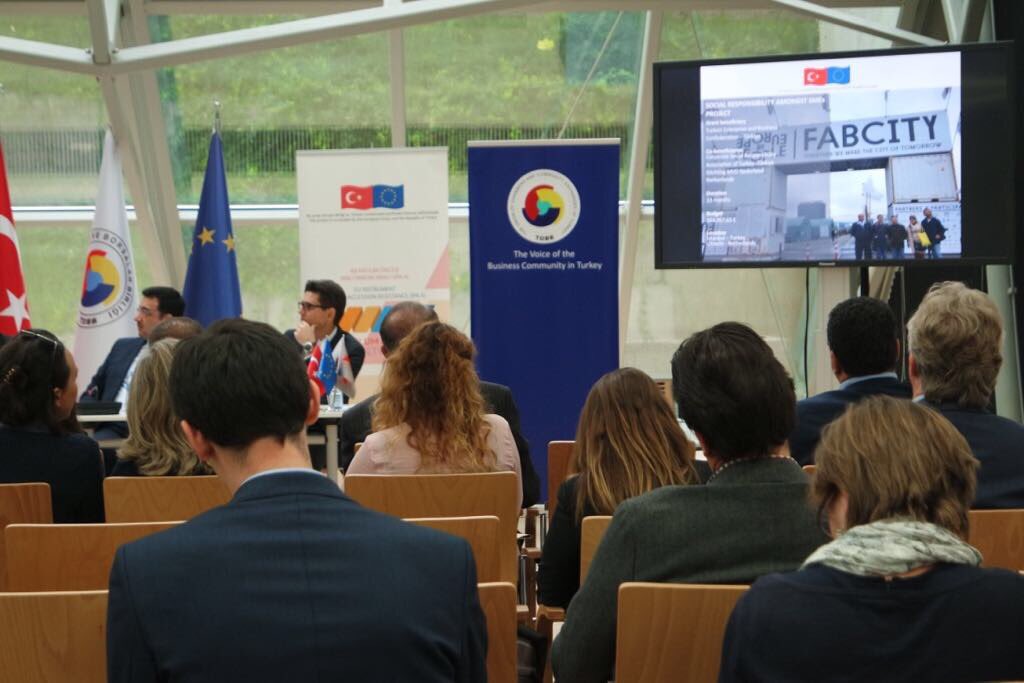 Brüksel'de AB STK'larının katılımı ile gerçekleşen <a href="/sivilsektor/">Sivil Toplum Sektörü</a> Ortaklıklar ve Ağlar  Hibe Programı tanıtım gününden kareler