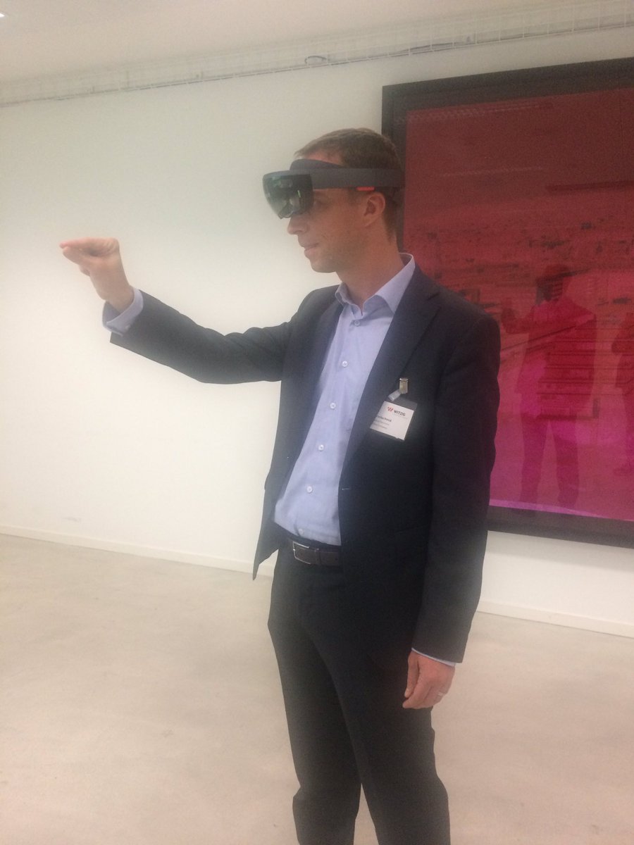TBreitschmid's tweet photo. Mit Augemented Reality im Einrichtungsbereich. Zukunft? @bitforge #OfficeSymposium @Witzig_Office https://t.co/z7LRsqpuqr