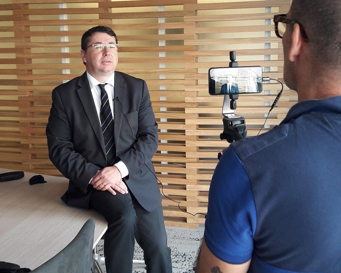 PerformanseFR's tweet photo. 📽️Journée tournage pour nos #Perfexperts ! Bravo à tous ! Merci à @PRussoLive et @b_tiphaine 📽️ https://t.co/IjWtX1vBcM