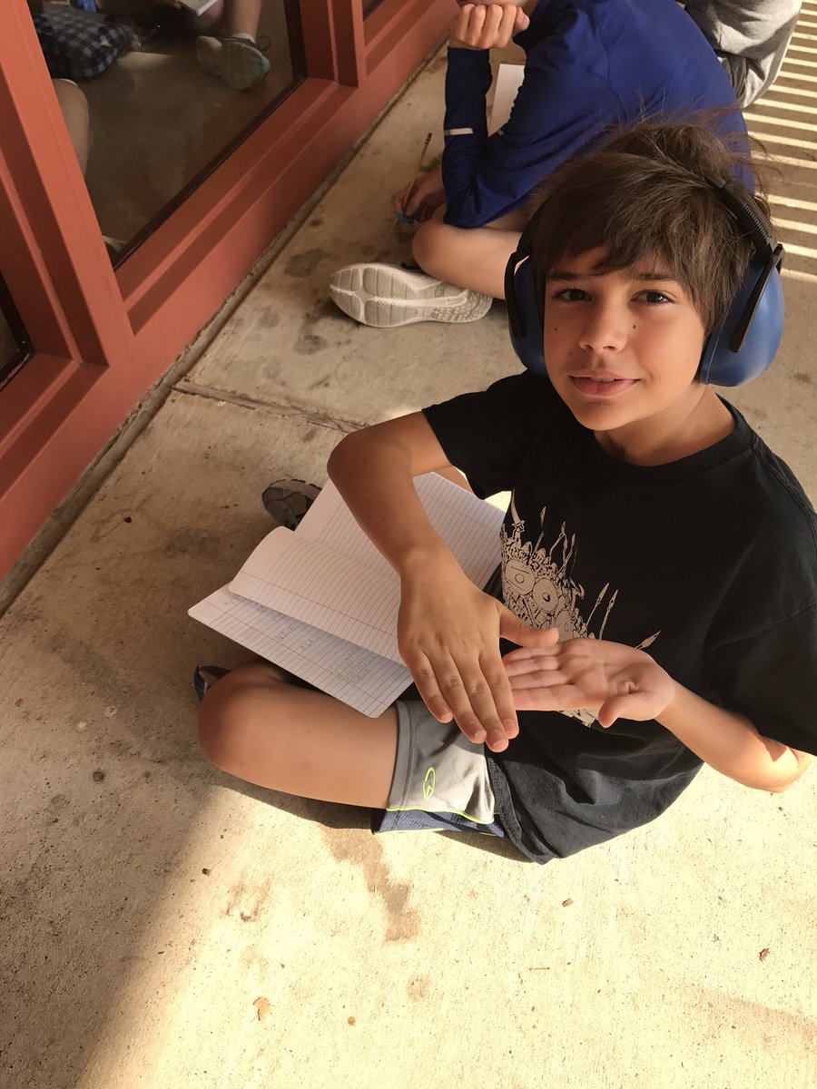 smallprincipal's tweet photo. Nice...silence is golden here at Clint Small MS in our ASL 1 classes. #smallsigns @AISDSupt https://t.co/jPrec4R23y