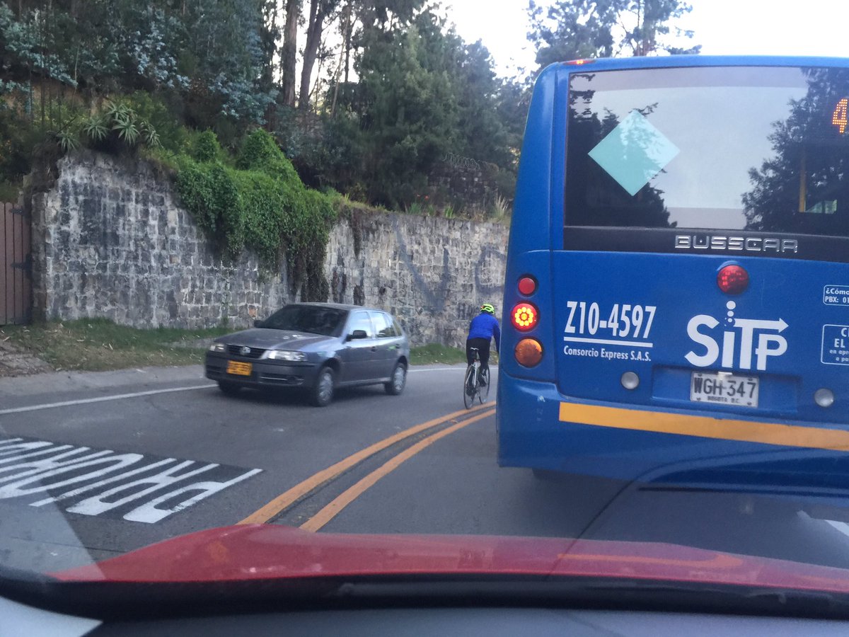 SantiagoRZ's tweet photo. ¡Falta de coherencia! Salir a manifestar a la Calera por un ciclista atropellado mientras adelantan en curvas @NoFilaLaCalera https://t.co/CVlaMdi1Hn