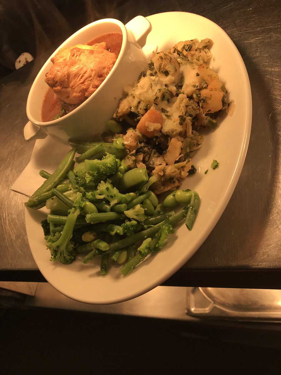 When the guest asks for his lunch in a specific way always happy to help <a href="/WeAreSUGM/">WeAreSUGM</a>  @castlelake1