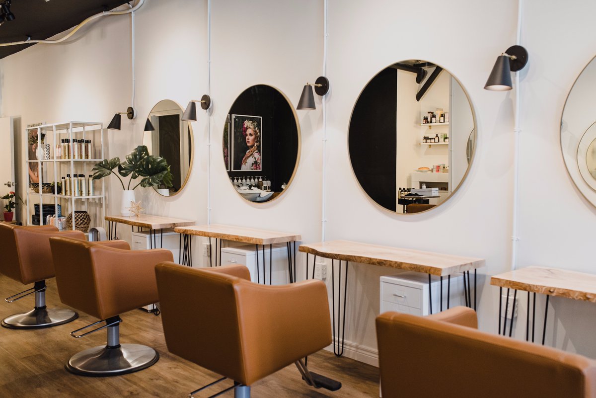 Have you not seen our new location?? Take a look! :D These mirrors are a selfie-lover's dream 😍😍 #burlont