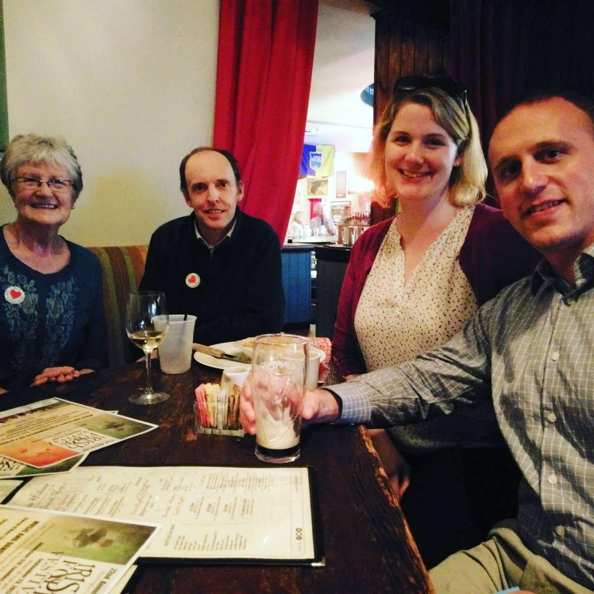 LetsLearnIrish's tweet photo. Bhí craic ar dóigh ag #popupgaeltacht DC aréir! Míle buíochas le gach duine a tháinig. #Gaeilge bheo sa chathair @DCHobans! #PUGDC https://t.co/aq26riCK6t