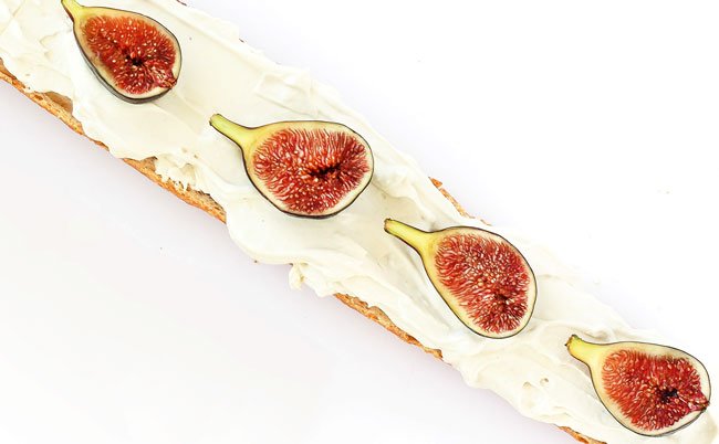 VegNews's tweet image. This #vegan coconut-cashew cream cheese is going on EVERYTHING, beginning with this morning's bagel! @SriMati &amp;gt;&amp;gt; bit.ly/2vVxIeX