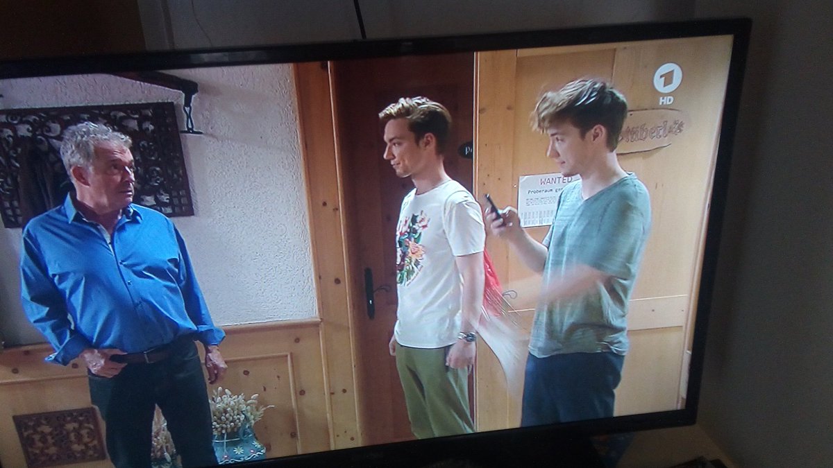 Lochifee15's tweet photo. #Teamheiro #askHeiko @dielochis @LochisHeiko https://t.co/9skmuVVG0Y