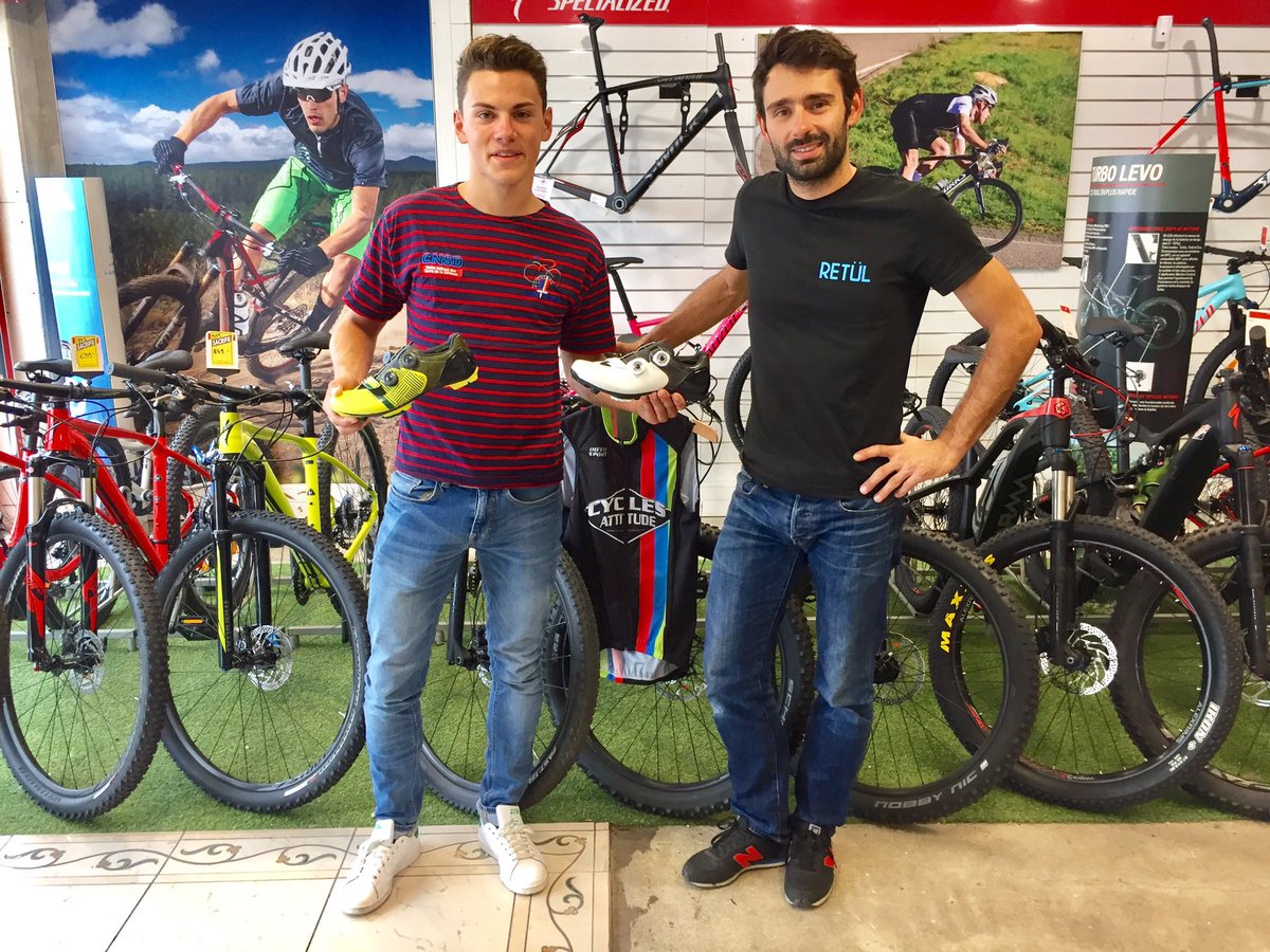 Bien chaussé pour cet hiver grave à <a href="/Specialized_Fr/">Specialized France</a> et Cycles Attitudes à Saint Berthevin ( 53 ) ! 😎💥