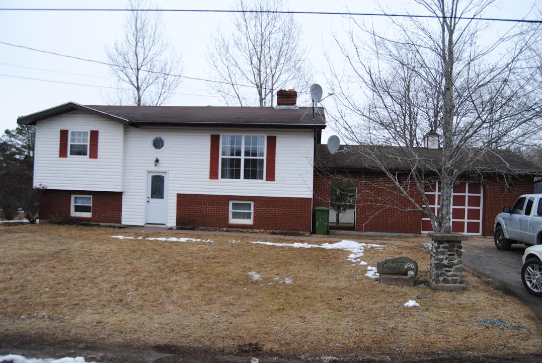 realestateHants's tweet photo. Check out this #house, located in #CA, #NovaScotia, #Stewiacke! https://t.co/RdKcvv3hhf #MondProp https://t.co/f0fj9WUbSR
