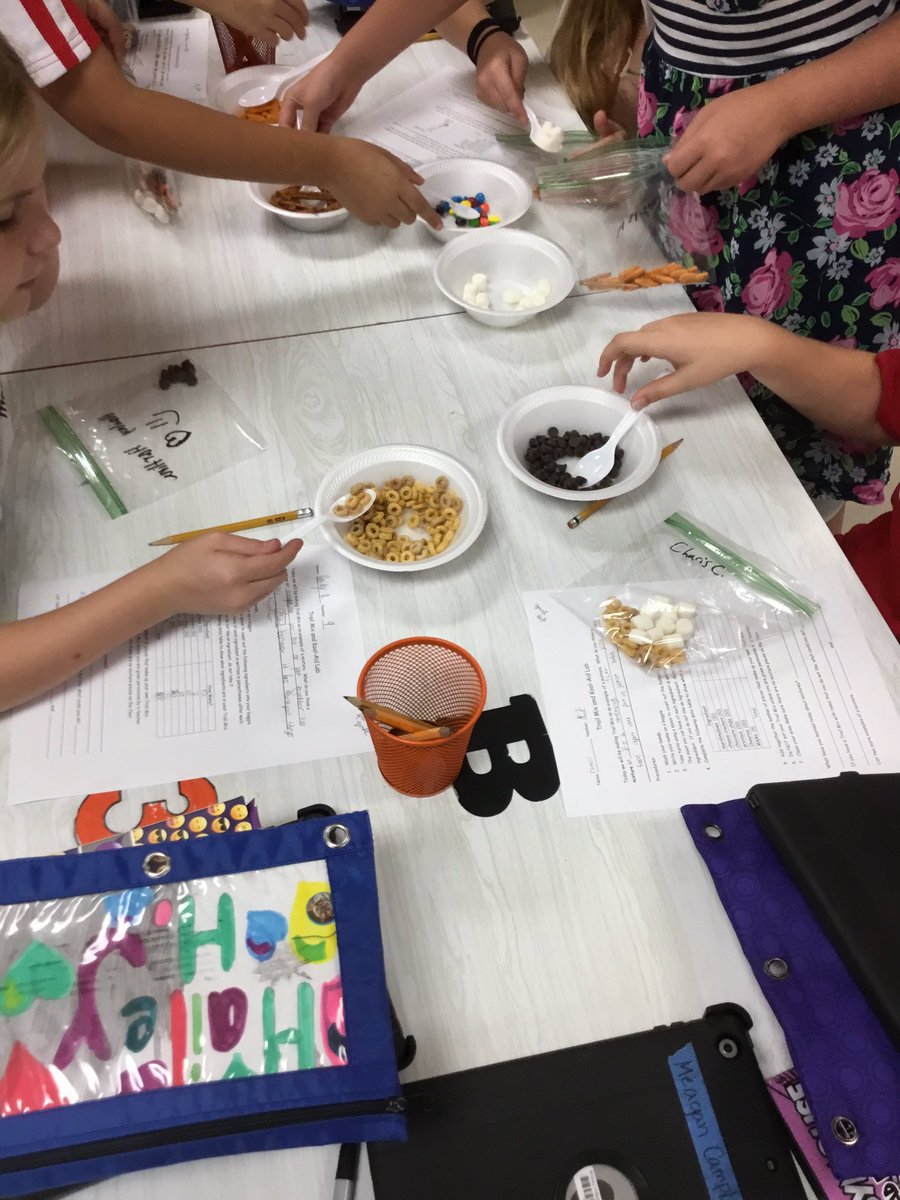 mskclarkcce's tweet photo. Mixtures and Solutions!! #trailmixandkoolaid #CCEB2S17 #MidwayMagic @MrsAClark4CCE @CCEScienceLab https://t.co/ANtPdevjzy