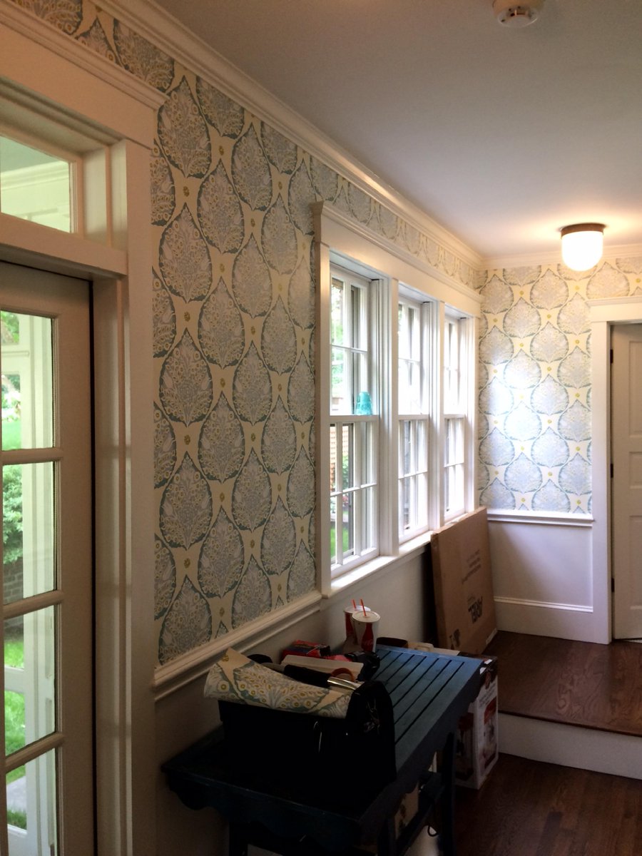 bigpicturemag's tweet image. Wallcoverings Take over 18th-Century Home bit.ly/2flpExU #workflow #interiordecor #wallcoverings #wideformat
