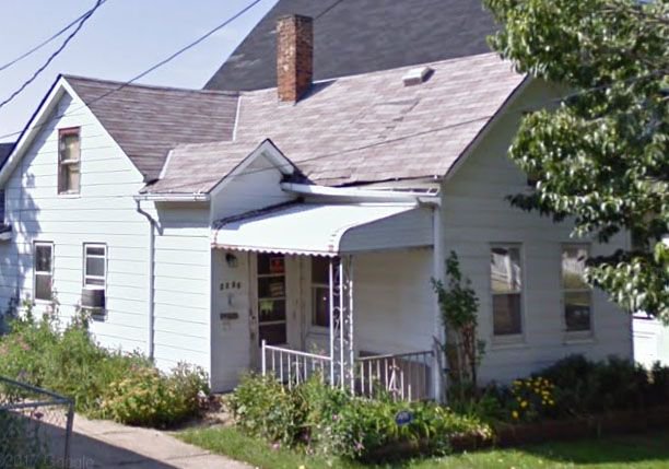 TheseWalls_Talk's tweet photo. Share the stories of your past homes with us! #TheseWallsTalk of 2 young lovers running away together https://t.co/heXO1BbMJQ. @thiswascle https://t.co/yZiL6bVJYm
