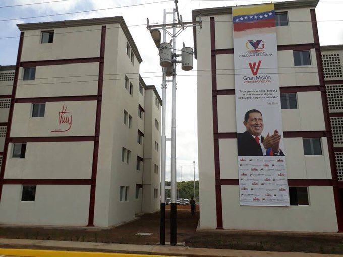 MQuevedoF's tweet photo. #14Sep -Jueves de Vivienda en Venezuela! Récord en Construcción de Viviendas Dignas para el Pueblo. Una Obra de Chávez, Un Milagro de Dios! https://t.co/YpclVmJPSo