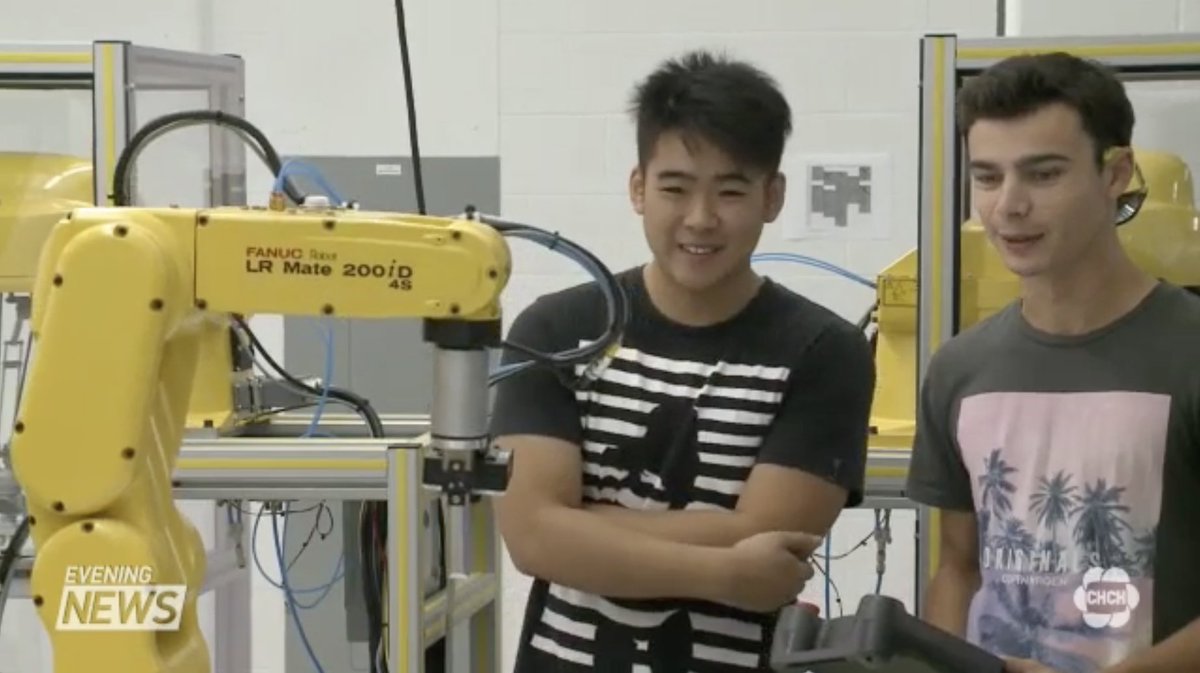 FANUCAmerica's tweet image. Congrats @MohawkCollege! The 1st school in #Canada to use #CoBots, part of new $3M #robotics training center openr.co/lSN #STEM