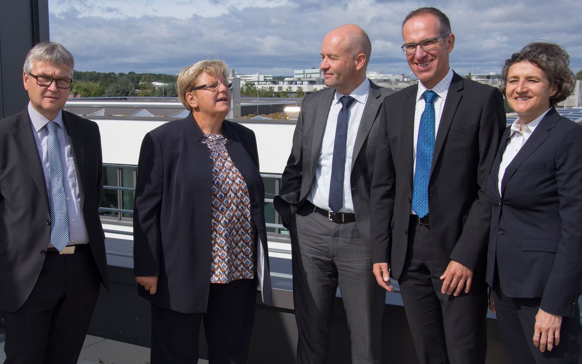 InsilicoBiotech's tweet photo. Member of Parliament Ms. Iris Ripsam visited #InsilicoBiotech yesterday to discuss the #digitalization of #biomanufacturing. Great visit! https://t.co/IOrxZQH2dX