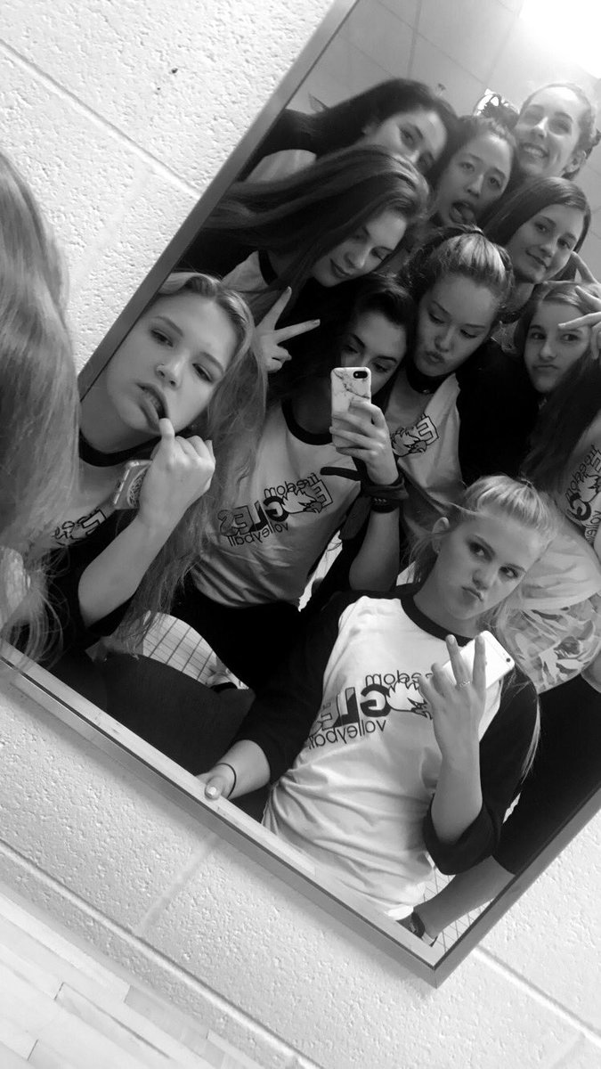 isaclavelli's tweet photo. 🏐Come out to the @fhsgvolleyball game tonight @7 as we take on Briar Woods! WEAR YOUR WHITE🏐 #gethype https://t.co/3s385YuRmA