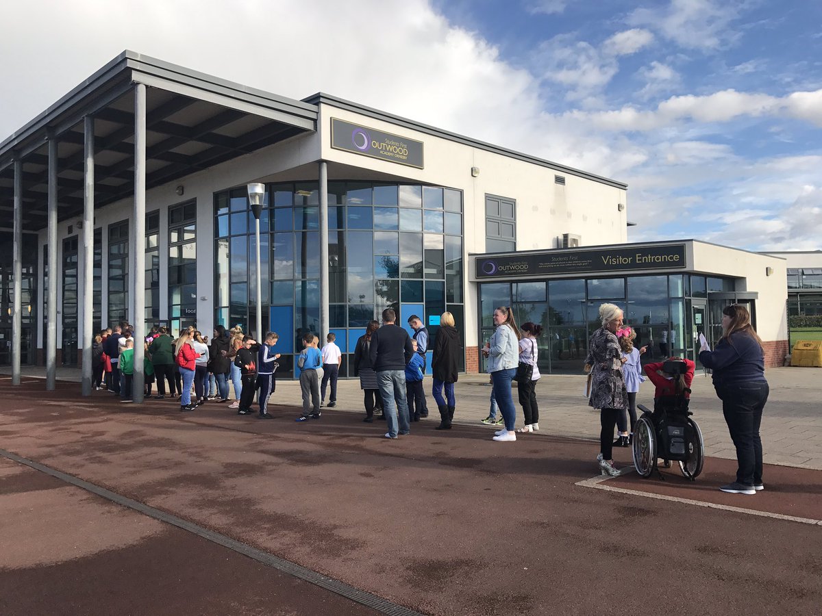 OutwoodOrmesby's tweet image. Amazing to see so many families at our Year 6 Open Evening tonight.  #RecordBreakingYear