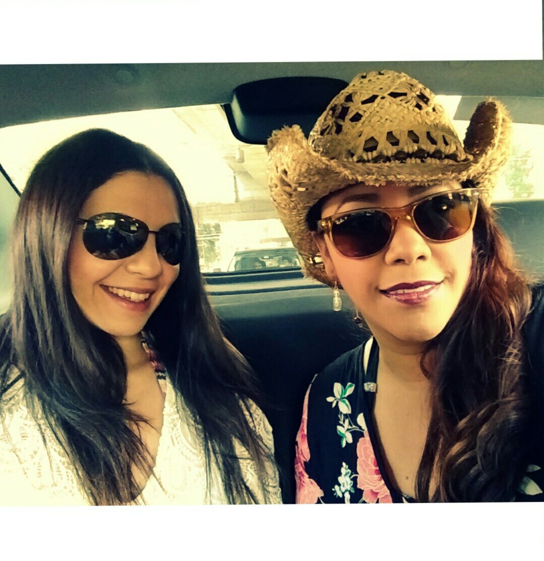 Yunuennhidalgo's tweet photo. #FelizJueves
#TBT #POOLPARTY2017
@silviagils https://t.co/bBeg2UCOXd