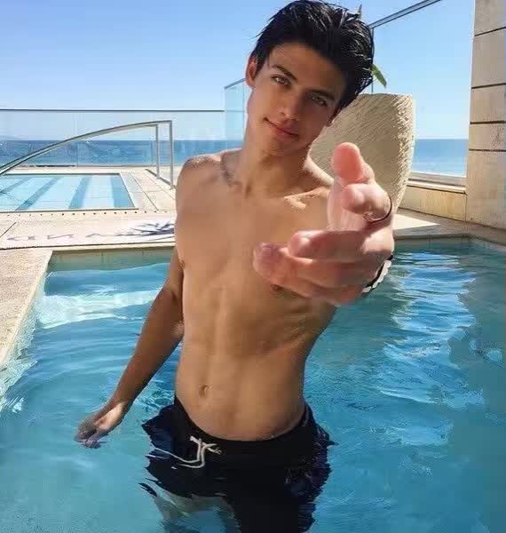 تعال احضنك😍