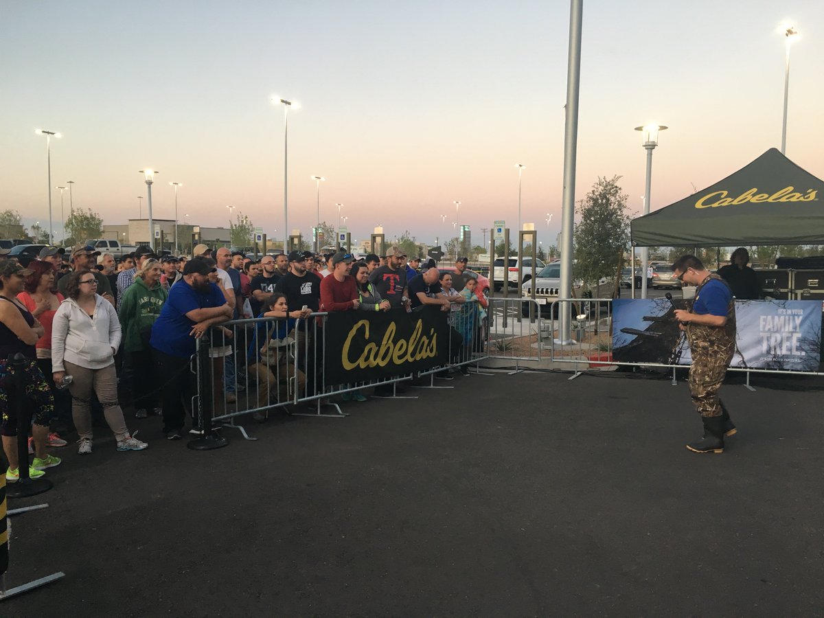 barracudapr's tweet photo. That's A LOT of @Cabelas fans! #ElPaso showed up early to show some love for the Grand Opening this morning: https://t.co/8vtxZn6O3t