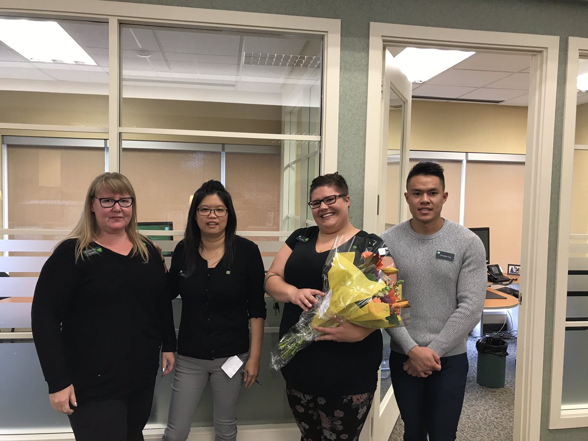 Paige received flowers from customer this morning for her exceptional customer service.  @RussAnderson_TD <a href="/Courtney_Libbey/">Courtney Libbey</a> @absmitherz