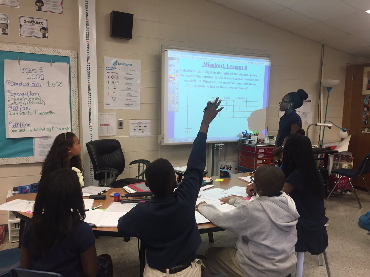 ChelseaDrury4's tweet image. Successful day in our Math class with @zearned at @CohnElementary #studentsteachingstudents #smallgroupinstruction #digitallesson #zearnedit