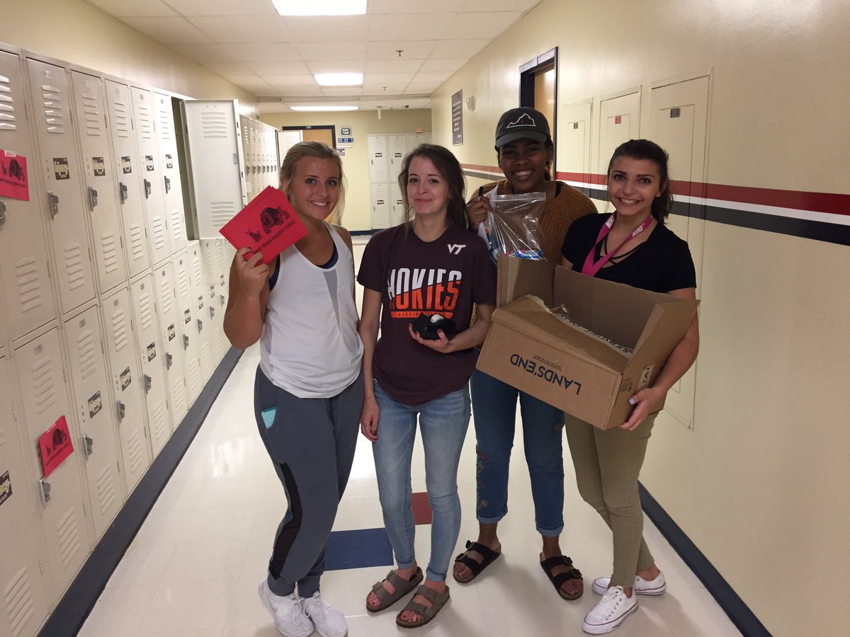 lcacheerleading's tweet image. Our cheerleaders are busy with their encouragement bags for the Varsity football players! Come to the game -9/15 7:30 pm