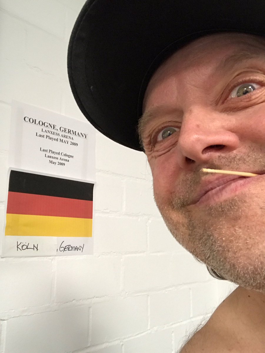 Germany, we are back!! Let's do this!  Are you ready for an earspank party, Cologne?? 🇩🇪 #wanna #MetInCologne