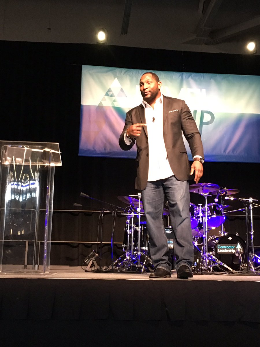 Contractor LIVE tweet media